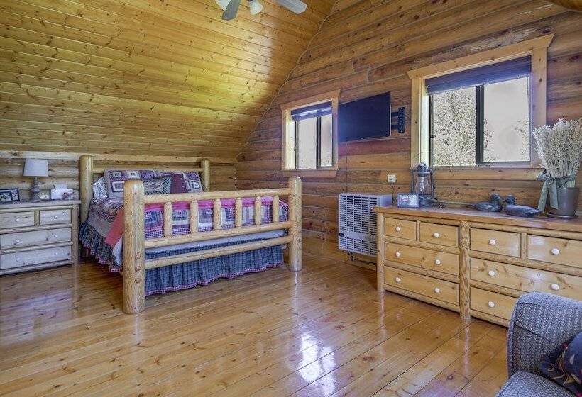 Remote Cedar City Cabin W/ Deck, Views, Fireplaces