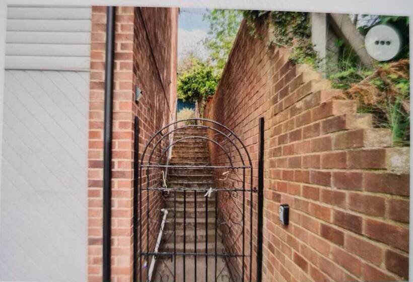 Резиденция 4bed Castle In Medway Free Sports Channel Parking