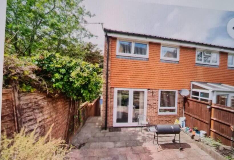 Резиденция 4bed Castle In Medway Free Sports Channel Parking