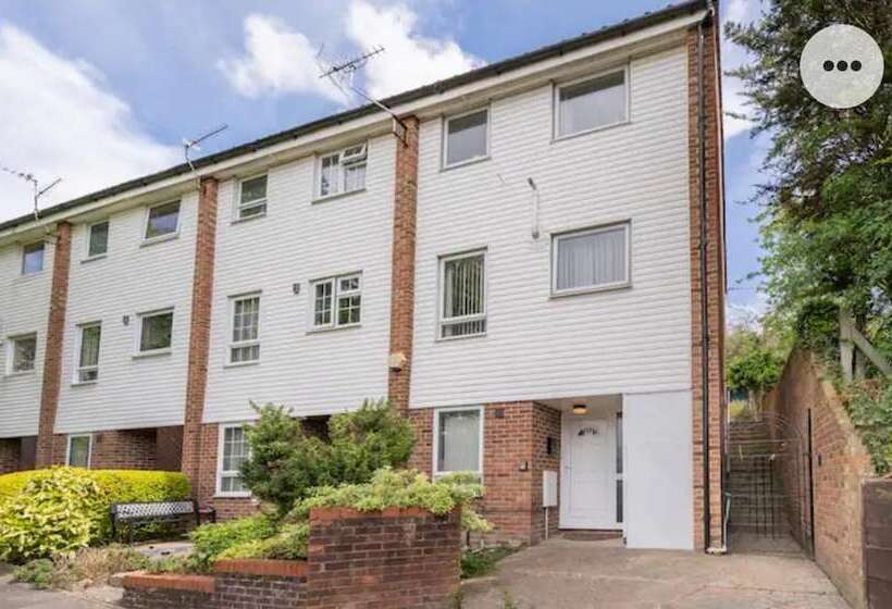 Резиденция 4bed Castle In Medway Free Sports Channel Parking