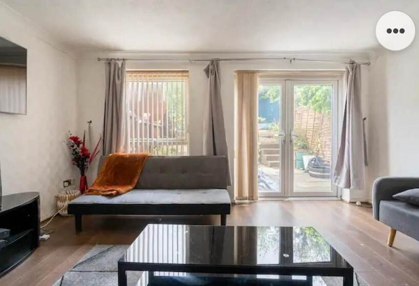 Резиденция 4bed Castle In Medway Free Sports Channel Parking