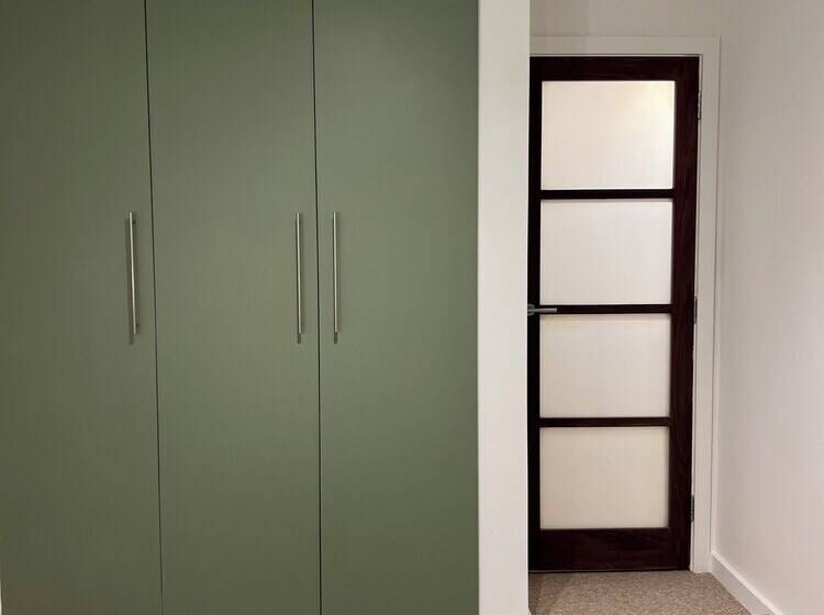 اقامتگاه Stunning Victorian Mansion Apartment