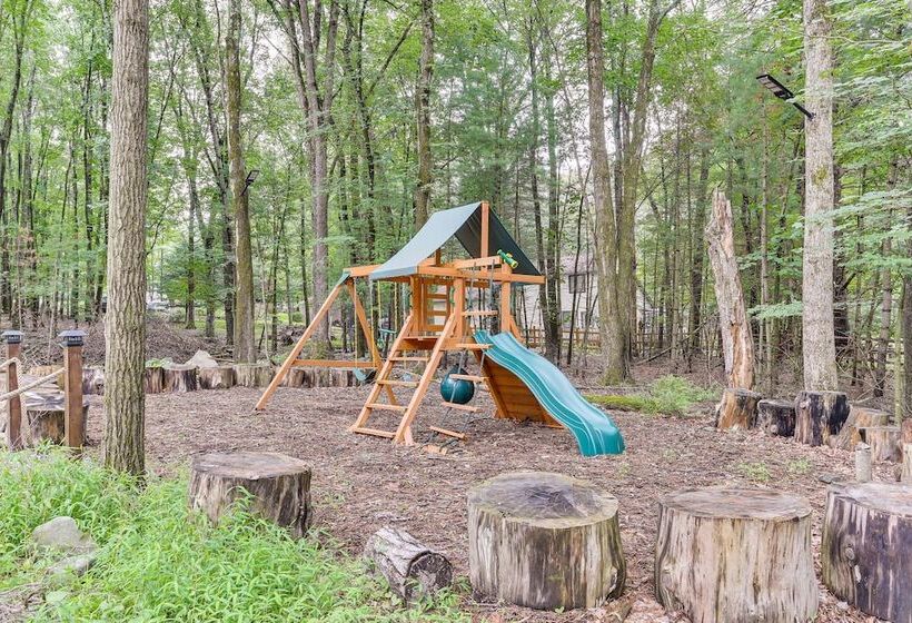 East Stroudsburg Home Near Skiing & Del Water Gap!