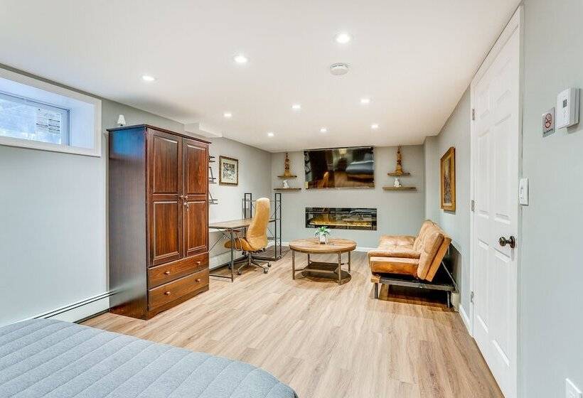 East Stroudsburg Home Near Skiing & Del Water Gap!