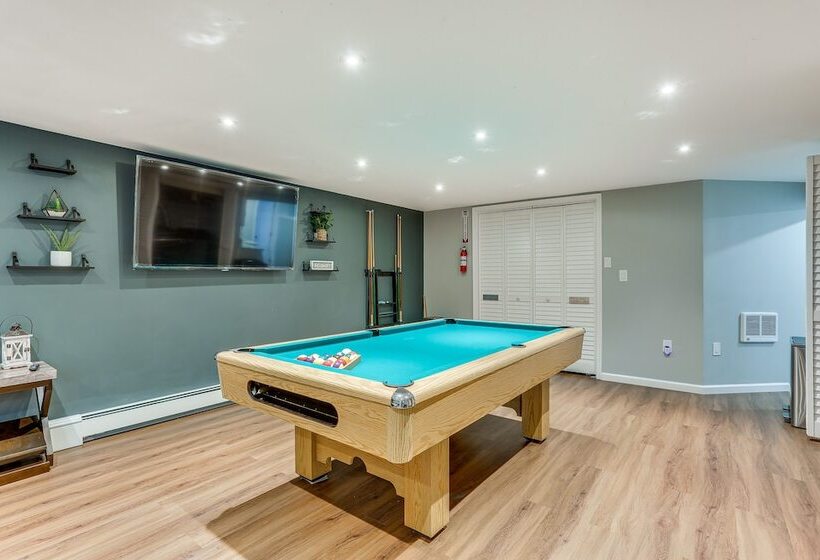 East Stroudsburg Home Near Skiing & Del Water Gap!