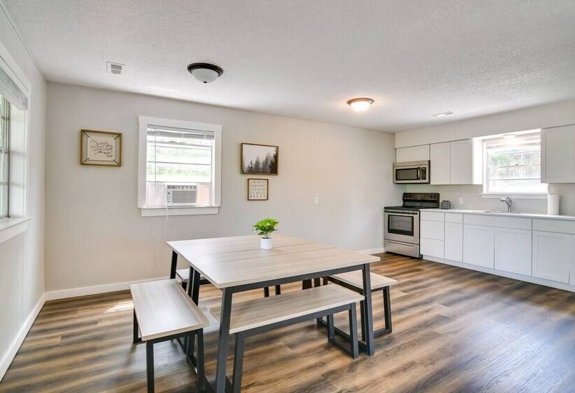 Serene Kimberling City Retreat W/ Boat Dock & Slip