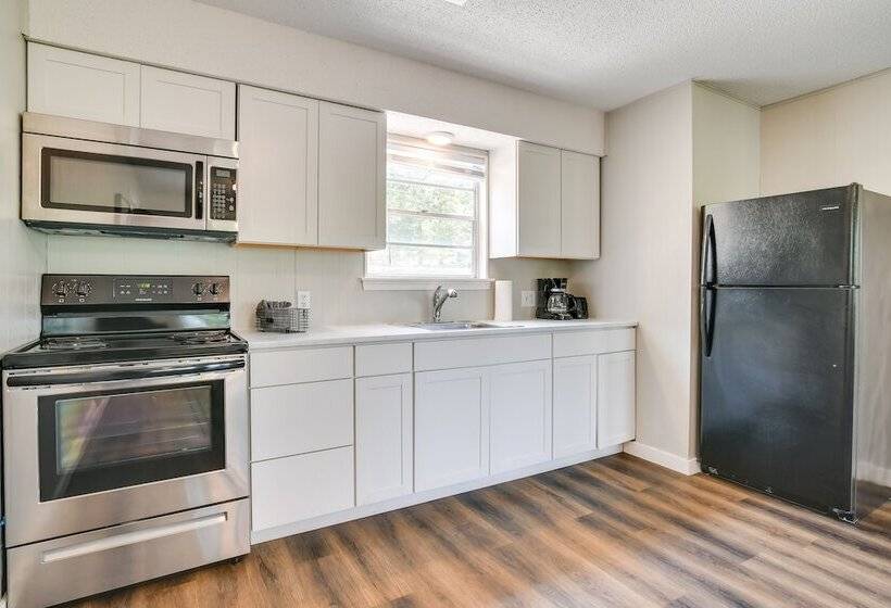 Serene Kimberling City Retreat W/ Boat Dock & Slip