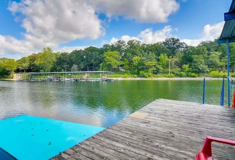 Serene Kimberling City Retreat W/ Boat Dock & Slip