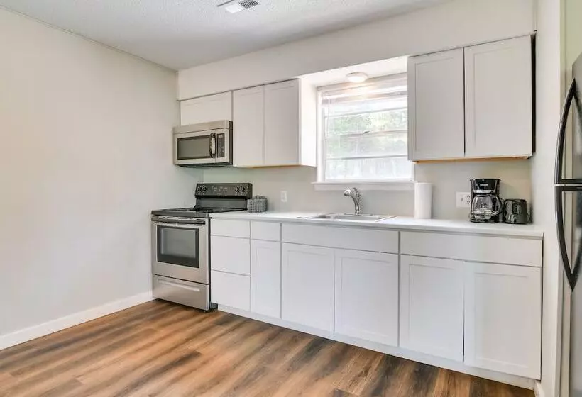 Serene Kimberling City Retreat W/ Boat Dock & Slip