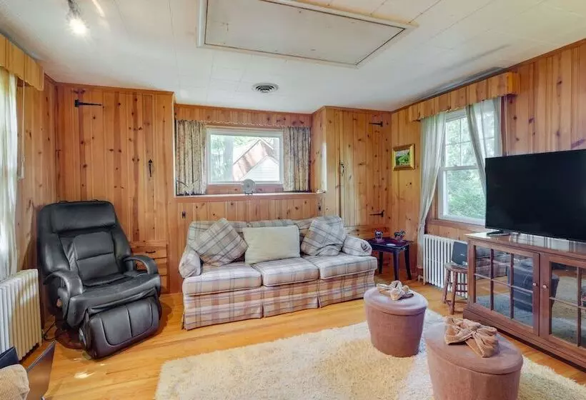 Silver Spring Rental: 8 Mi To Washington, Dc!