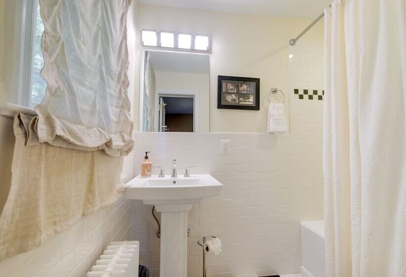 Silver Spring Rental: 8 Mi To Washington, Dc!