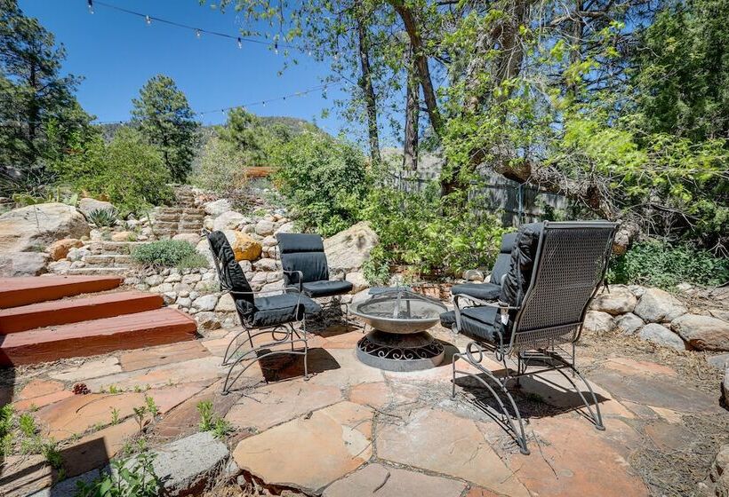 Spacious Flagstaff Cabin W/ Hot Tub & Fire Pit!
