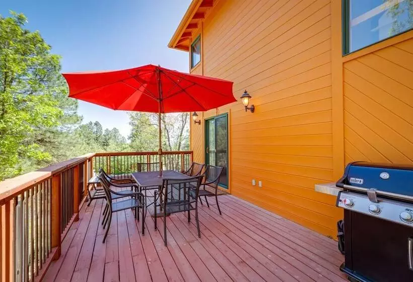 Spacious Flagstaff Cabin W/ Hot Tub & Fire Pit!