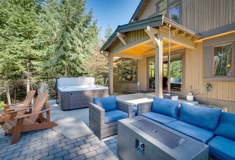 Stunning Cle Elum Retreat W/ Fire Pit & Hot Tub!