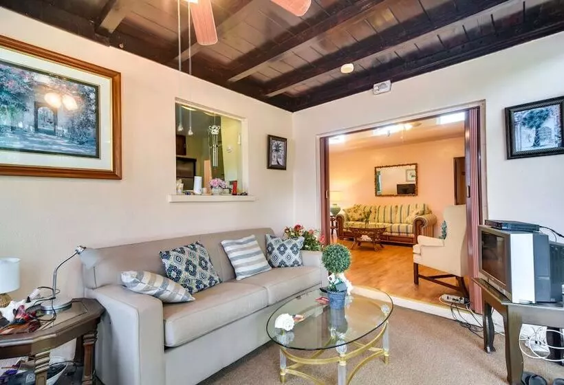 Sunny Florida Escape   Patio & Grill, Near Beaches