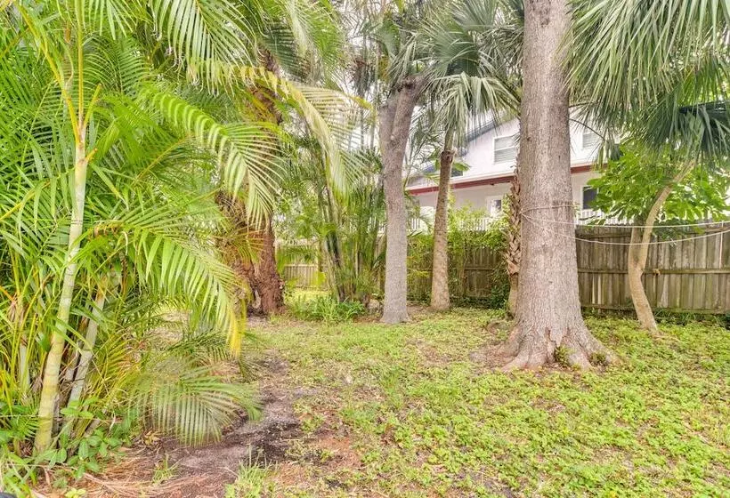 Sunny Florida Escape   Patio & Grill, Near Beaches