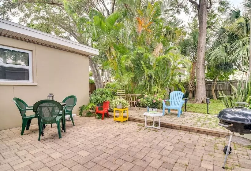 Sunny Florida Escape   Patio & Grill, Near Beaches