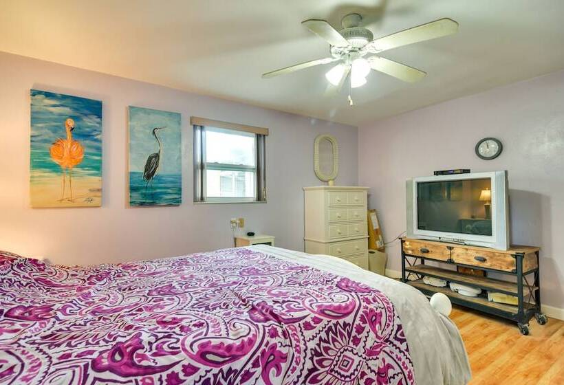 Sunny Florida Escape   Patio & Grill, Near Beaches