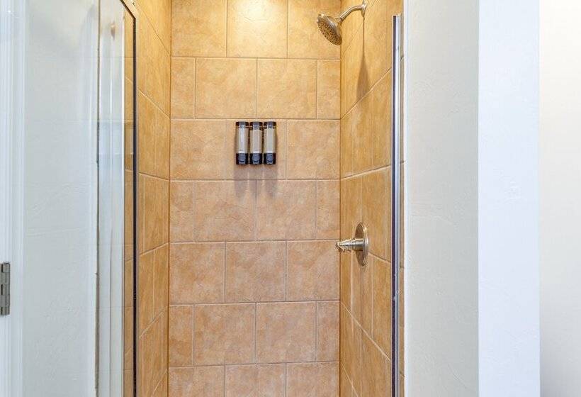 Updated Oklahoma City Home ~ 11 Mi To Bricktown!