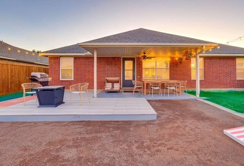 Updated Oklahoma City Home ~ 11 Mi To Bricktown!