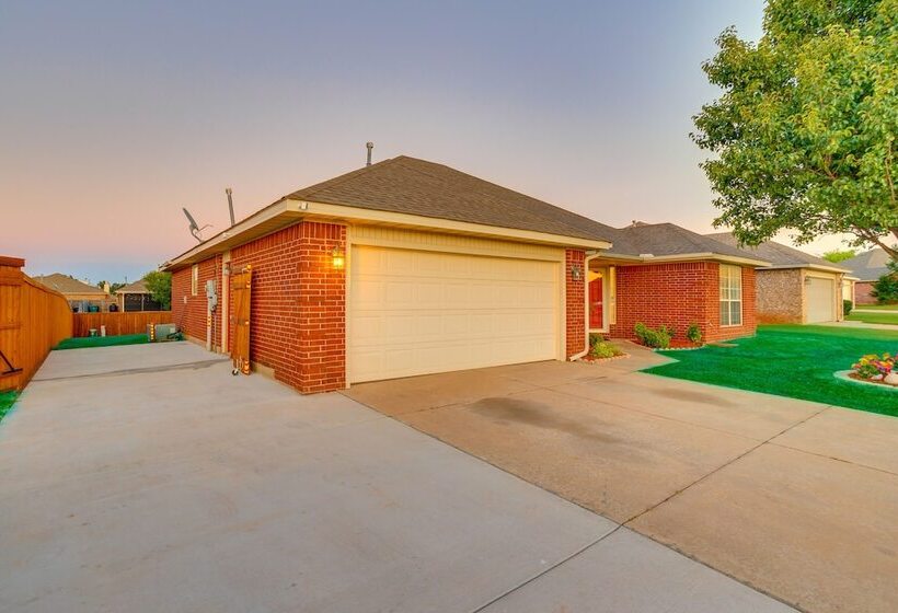 Updated Oklahoma City Home ~ 11 Mi To Bricktown!
