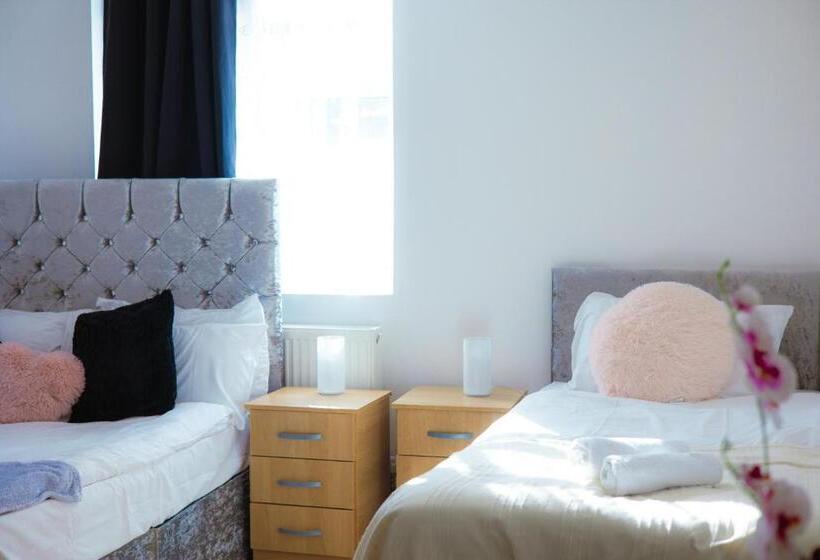 Bed and Breakfast Victorian Woods Bnb