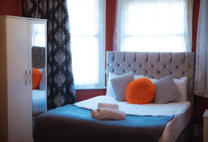 Bed and Breakfast Victorian Woods Bnb