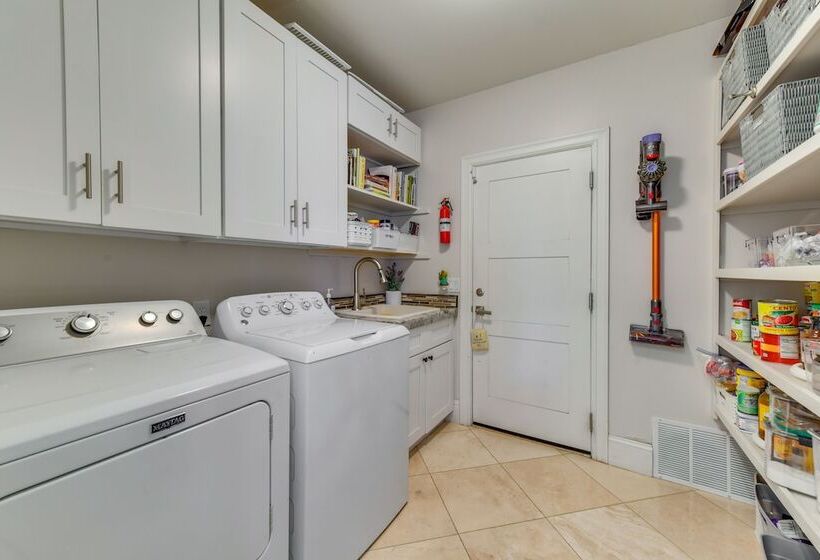 Waterfront Luxury Gilbert Retreat W/ Pool & Spa!