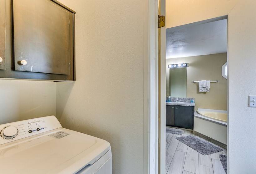 Yosemite Natl Park Getaway: Hot Tub & Mtn Views!