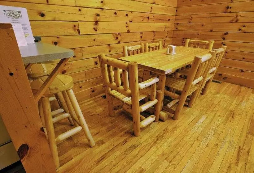 Cabins At Pine Haven