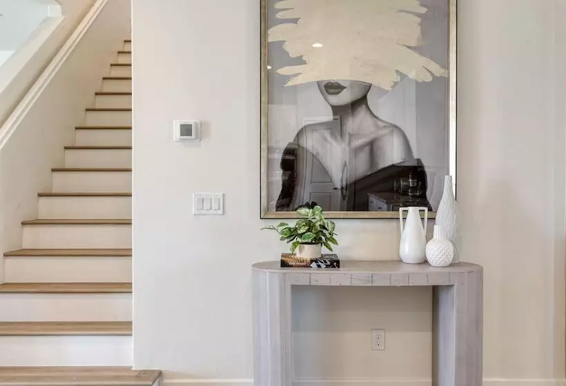 Desert Eden By Avantstay 6br W/ Ensuite Backyard Oasis W/ Pool & Hot Tub!