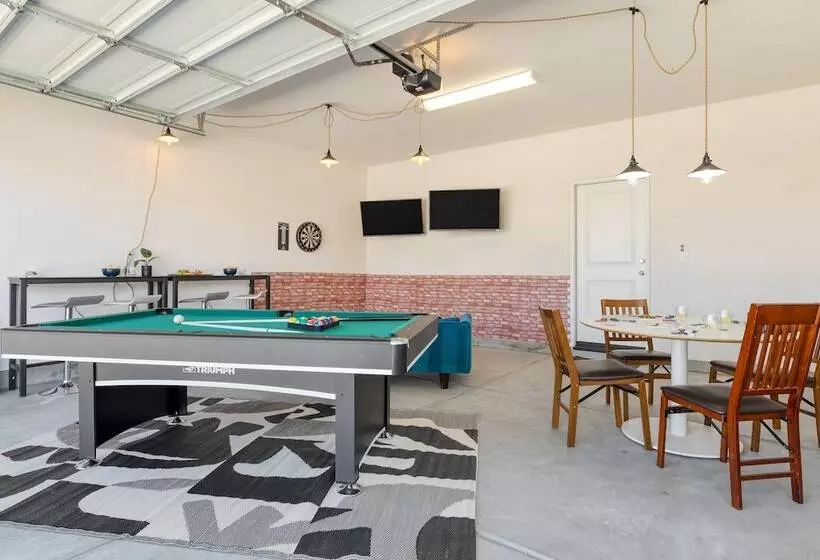 Desert Eden By Avantstay 6br W/ Ensuite Backyard Oasis W/ Pool & Hot Tub!