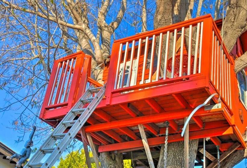 Flower Garden Cottage W/ Treehouse & Waterfall By Redawning