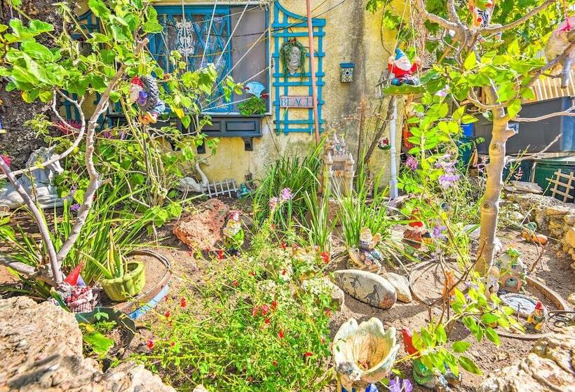 Flower Garden Cottage W/ Treehouse & Waterfall By Redawning