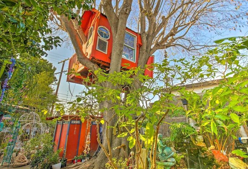 Flower Garden Cottage W/ Treehouse & Waterfall By Redawning