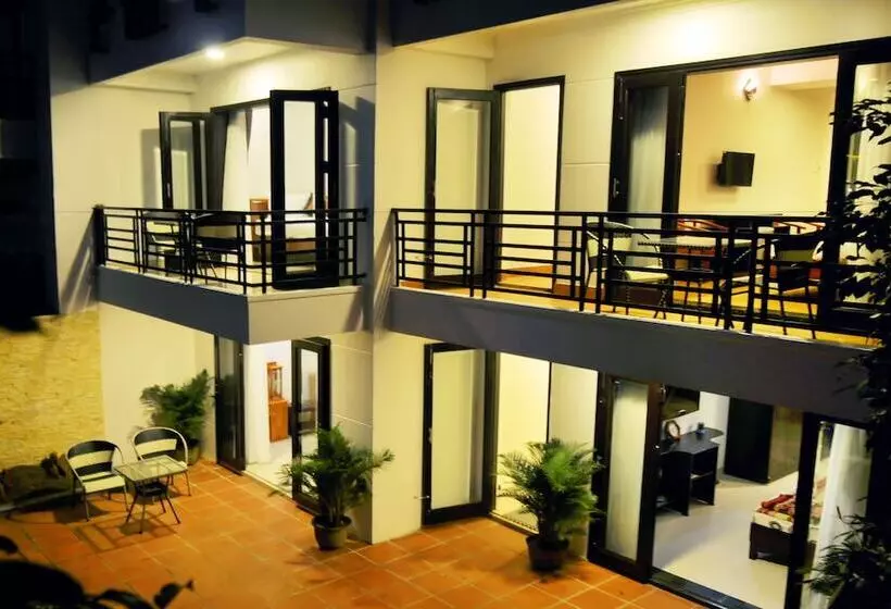 هتل Bi S House Homestay
