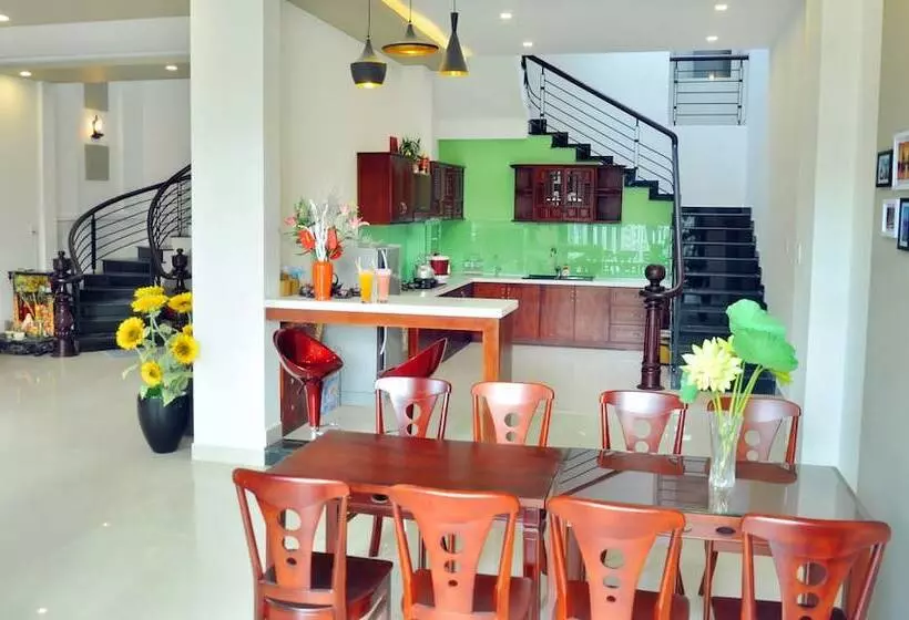 هتل Bi S House Homestay