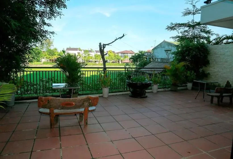 هتل Bi S House Homestay