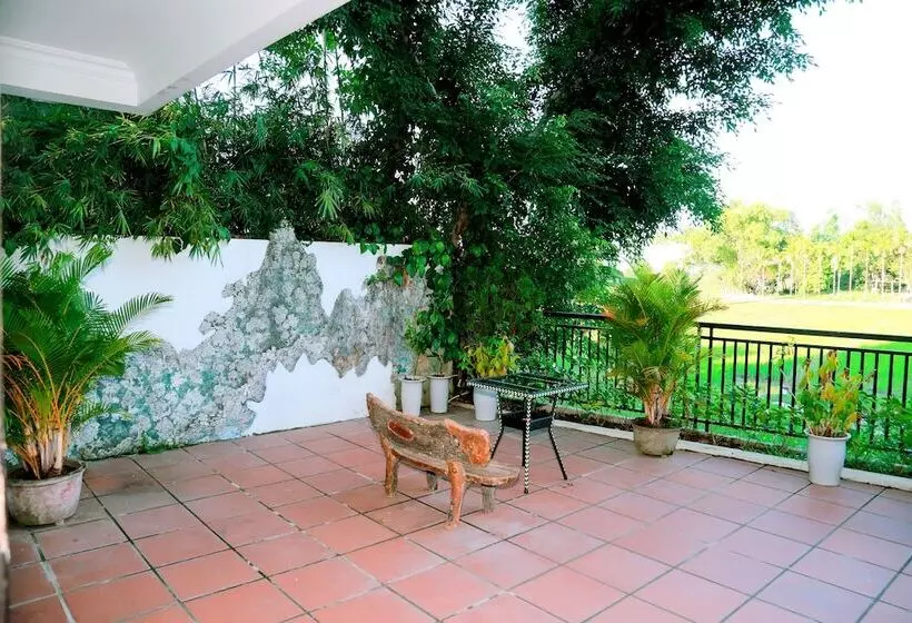 هتل Bi S House Homestay
