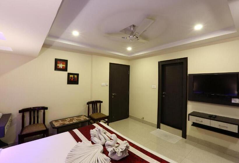 Hotel Blue Bird, Nagaon