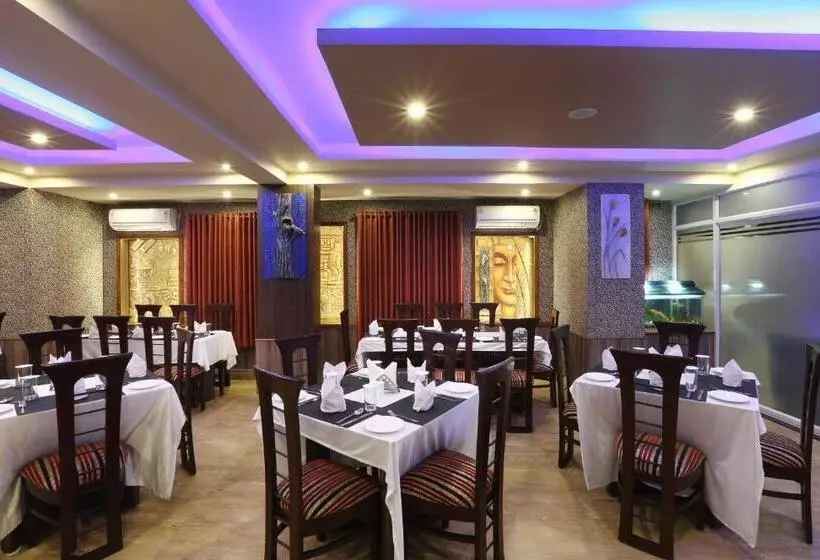 ホテル Blue Bird, Nagaon