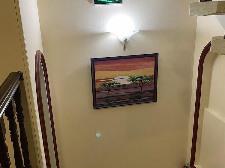 هتل Meru Guesthouse