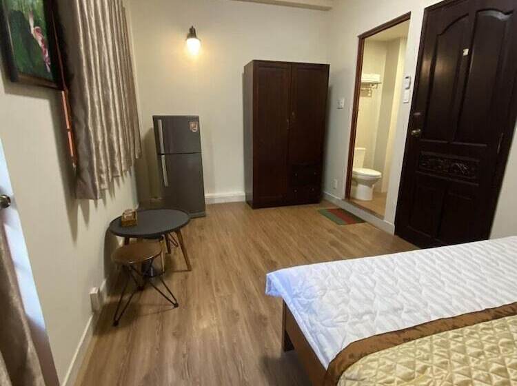 هتل Meru Guesthouse