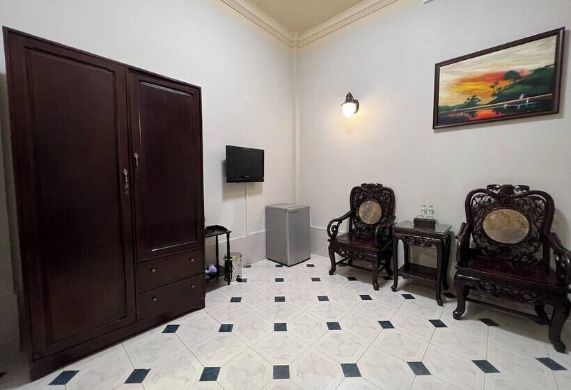 هتل Meru Guesthouse