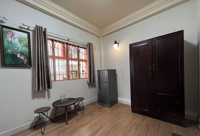 هتل Meru Guesthouse