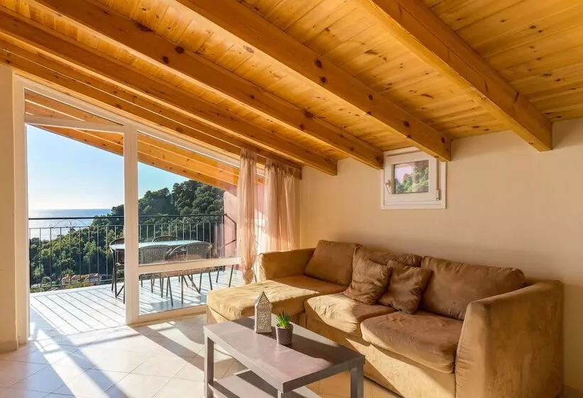 Hotelli Pelekas Beach Escape By Konnect