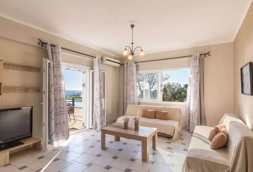 Hotelli Pelekas Beach Escape By Konnect