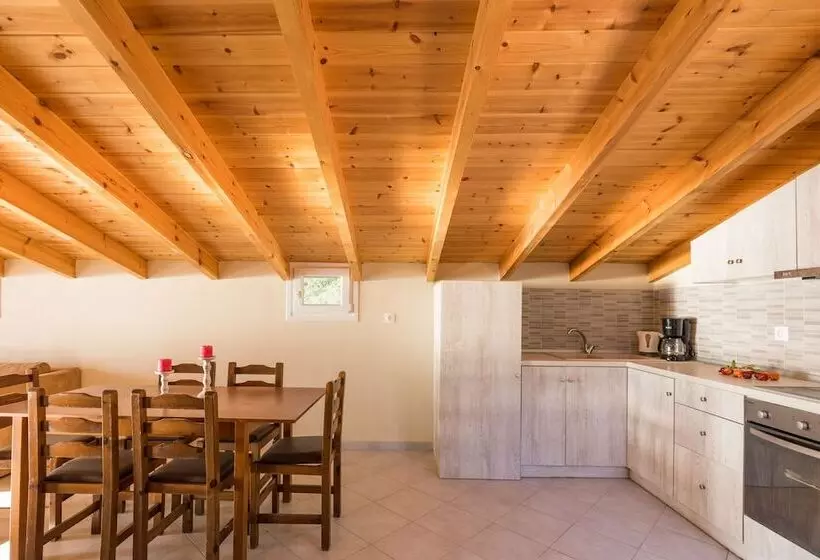 Hotelli Pelekas Beach Escape By Konnect