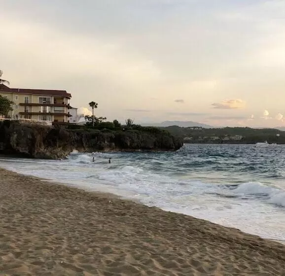 Hotelli Surfbreak B&b