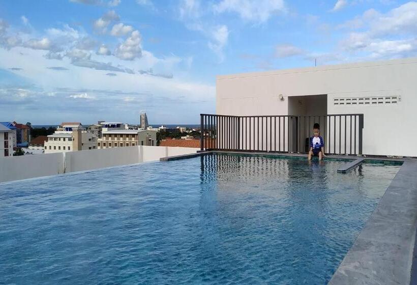 هتل The Base Hua Hin